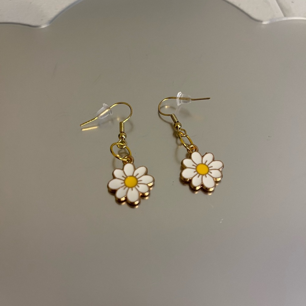 Daisy earrings